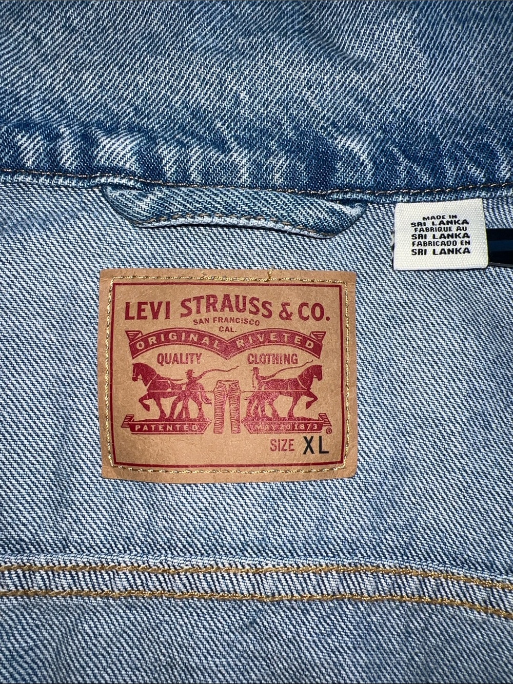 LEVI'S LEVI STRAUSS & CO Jean DENIM BLUE Vest W/ Beautiful Embroidery On Back 💐 - Picture 8 of 12